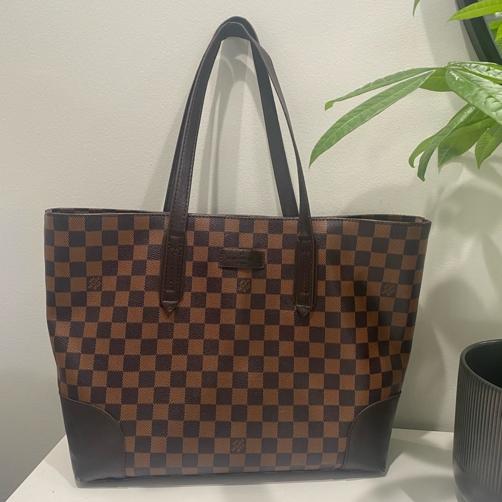 Louis Vuitton purse